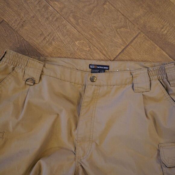 5.11 511 Tactical Cargo Pants Men 44x30 Khaki Canvas w Expandable Waist Duty - Picture 4 of 9